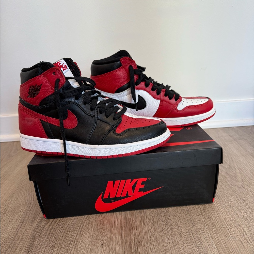 Jordan 1 Retro High Homage To Home Chicago, size W8/M6.5 - Picture 1 of 4